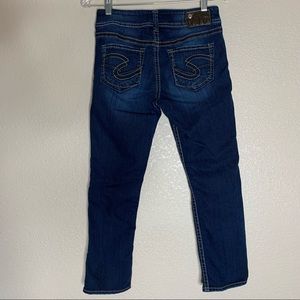Silver Jean Co. Suki Capri denim dark wash size 26 cute pockets blue jeans